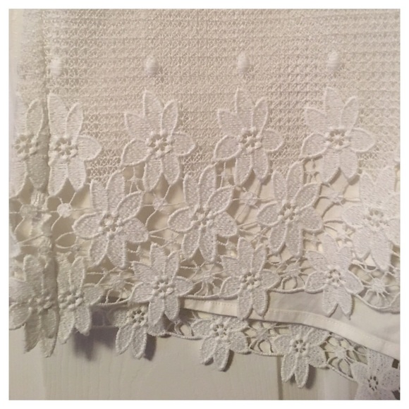 NWOT Ann Taylor White Lace Trim Shorts - Picture 3 of 11